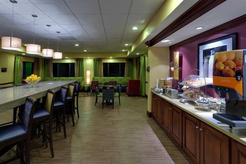 Hampton Inn Waynesboro/Stuarts Draft Fishersville Restoran gambar